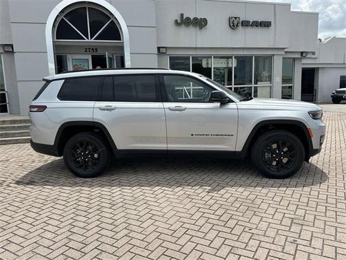 2025 Jeep Grand Cherokee L Laredo