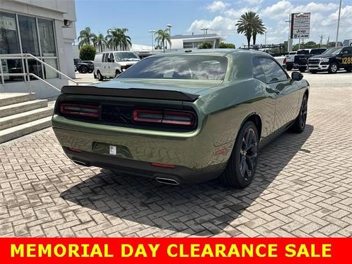 2022 Dodge Challenger SXT