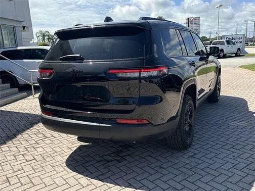 2025 Jeep Grand Cherokee L Laredo