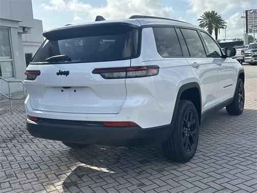2025 Jeep Grand Cherokee L Laredo