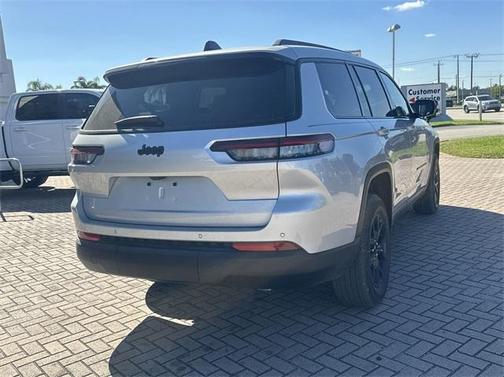 2025 Jeep Grand Cherokee L Laredo