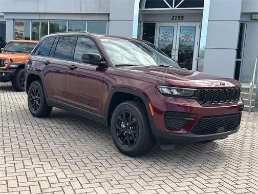 2025 Jeep Grand Cherokee Laredo