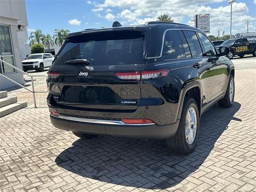 2025 Jeep Grand Cherokee Laredo