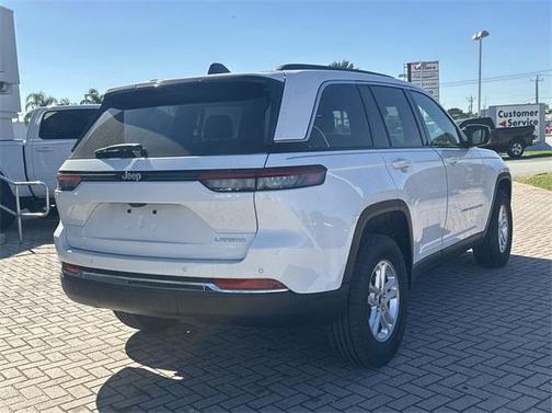 2025 Jeep Grand Cherokee Laredo