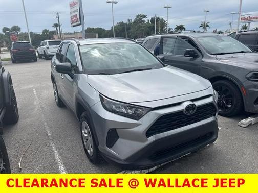 2020 Toyota RAV4 LE