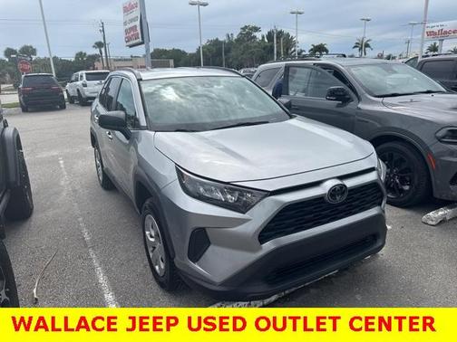 2020 Toyota RAV4 LE