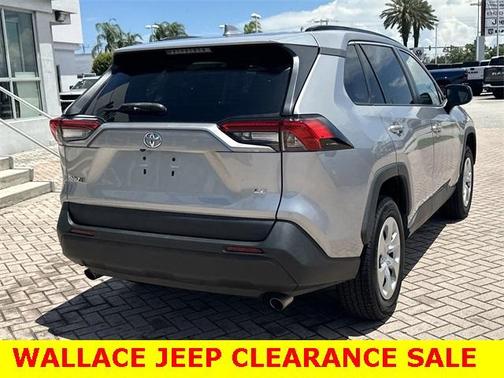 2020 Toyota RAV4 LE
