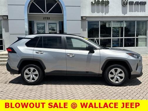 2020 Toyota RAV4 LE