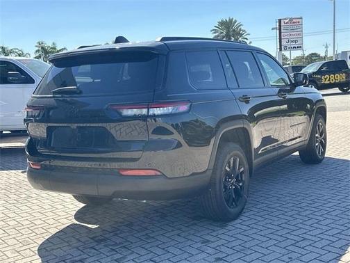2025 Jeep Grand Cherokee L Laredo