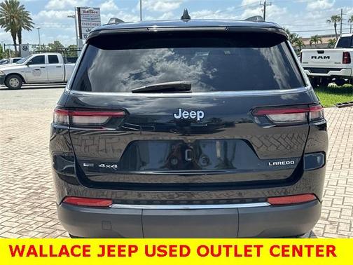2022 Jeep Grand Cherokee L Laredo