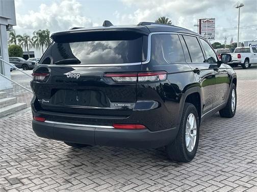 2022 Jeep Grand Cherokee L Laredo