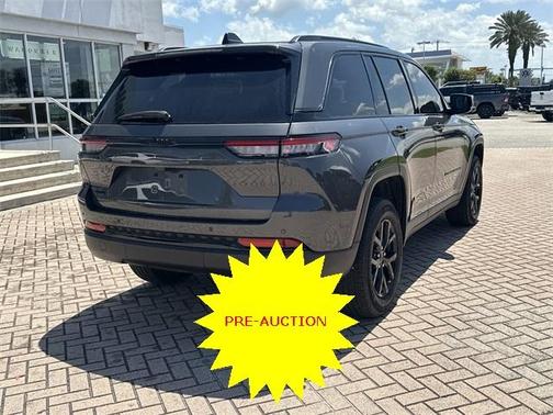 2024 Jeep Grand Cherokee Laredo