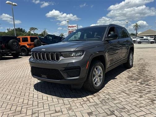 2025 Jeep Grand Cherokee Laredo
