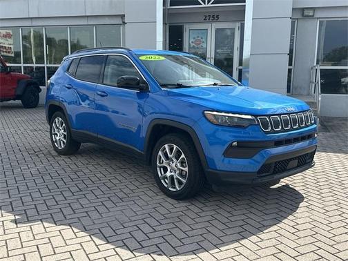 2022 Jeep Compass Latitude Lux