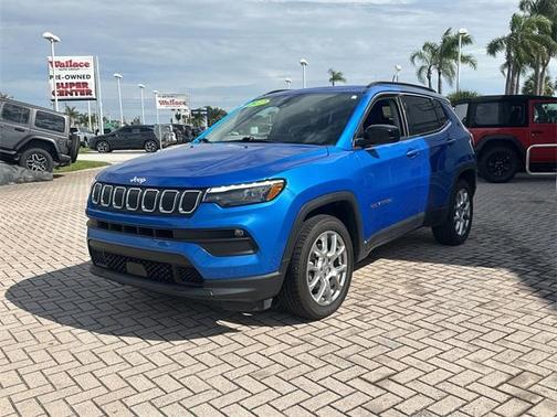 2022 Jeep Compass Latitude Lux