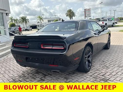 2022 Dodge Challenger SXT
