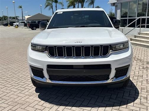 2025 Jeep Grand Cherokee L Laredo
