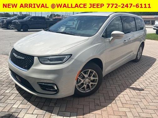 2021 Chrysler Pacifica Touring