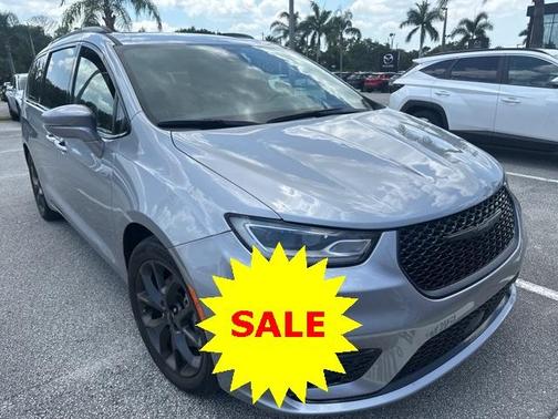 2021 Chrysler Pacifica Touring-L
