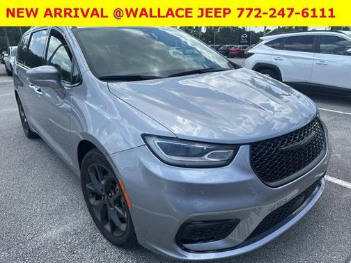 2021 Chrysler Pacifica Touring-L