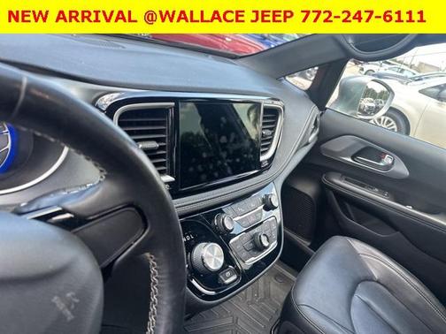 2021 Chrysler Pacifica Touring-L