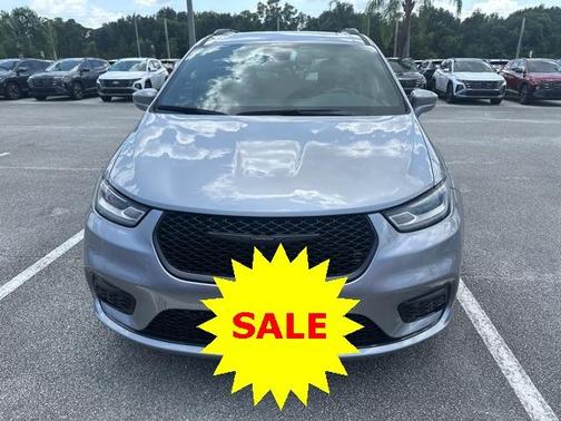 2021 Chrysler Pacifica Touring-L