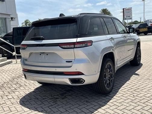 2025 Jeep Grand Cherokee Summit