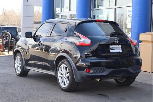 Black 2016 Nissan Juke SL