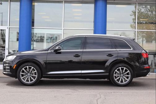 Black 2018 Audi Q7 3.0T Prestige
