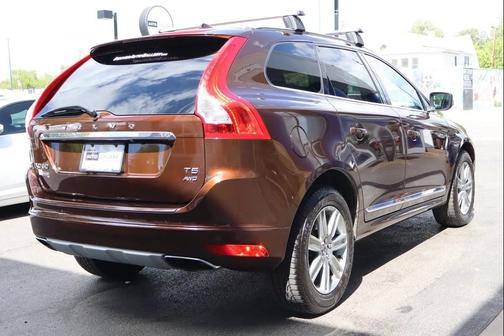 Rich Java Metallic 2017 Volvo XC60 T5 Inscription
