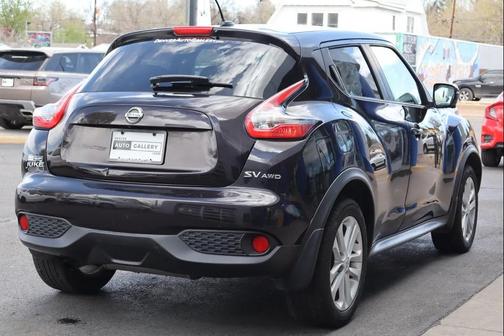Black 2015 Nissan Juke SV