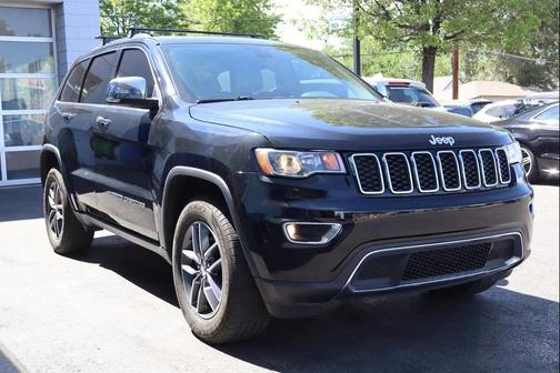 Diamond Black Crystal Pearlcoat 2018 Jeep Grand Cherokee Limited