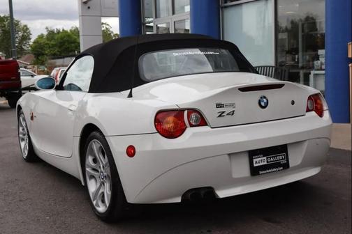 Alpine White 2003 BMW Z4 3.0i Roadster