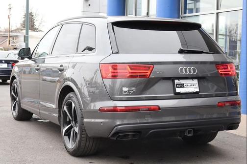 Samurai Gray Metallic 2019 Audi Q7 55 Prestige