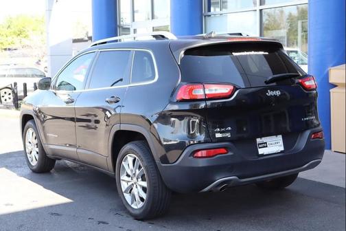 Brilliant Black Crystal Pearlcoat 2016 Jeep Cherokee Limited