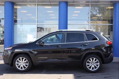 Brilliant Black Crystal Pearlcoat 2016 Jeep Cherokee Limited