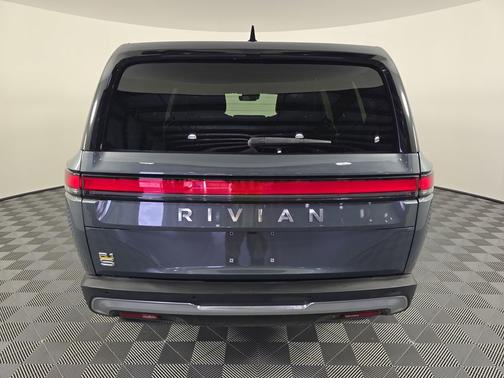 2023 Rivian R1S Adventure