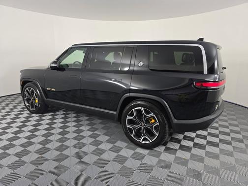2023 Rivian R1S Adventure