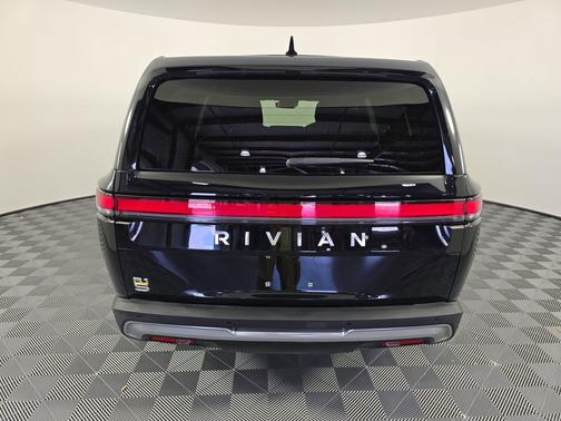 2023 Rivian R1S Adventure