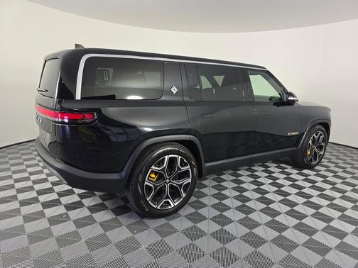 2023 Rivian R1S Adventure