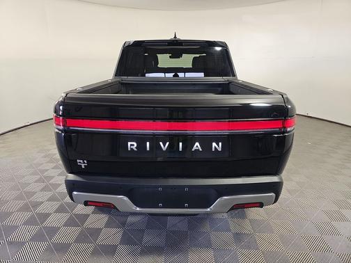 2024 Rivian R1T Adventure Package