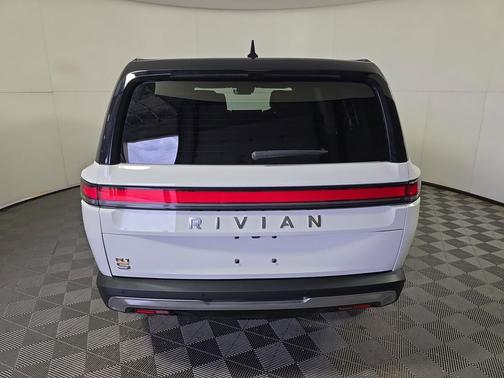 2022 Rivian R1S Launch Edition