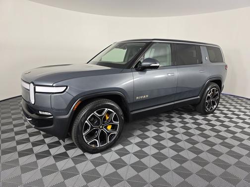 2023 Rivian R1S Adventure