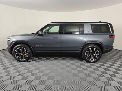 2023 Rivian R1S Adventure