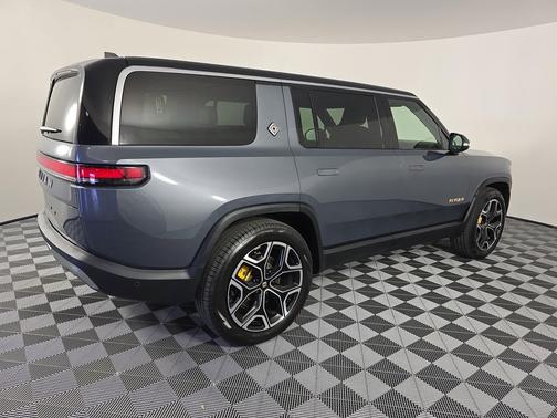 2023 Rivian R1S Adventure