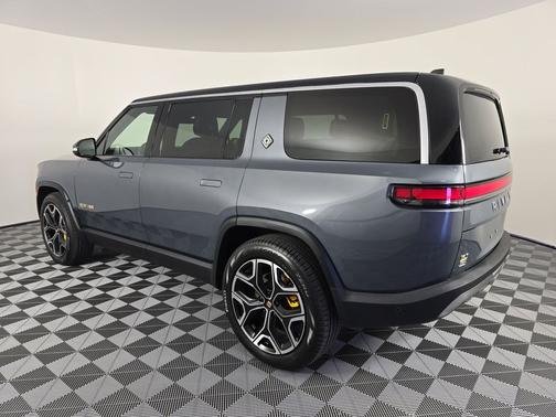 2023 Rivian R1S Adventure