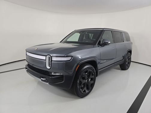 2023 Rivian R1S Adventure Package