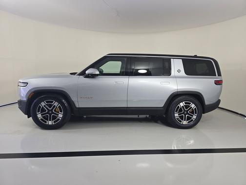 2023 Rivian R1S Adventure