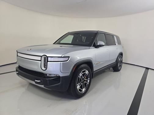 2023 Rivian R1S Adventure
