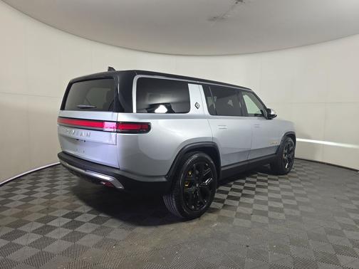 2023 Rivian R1S Adventure